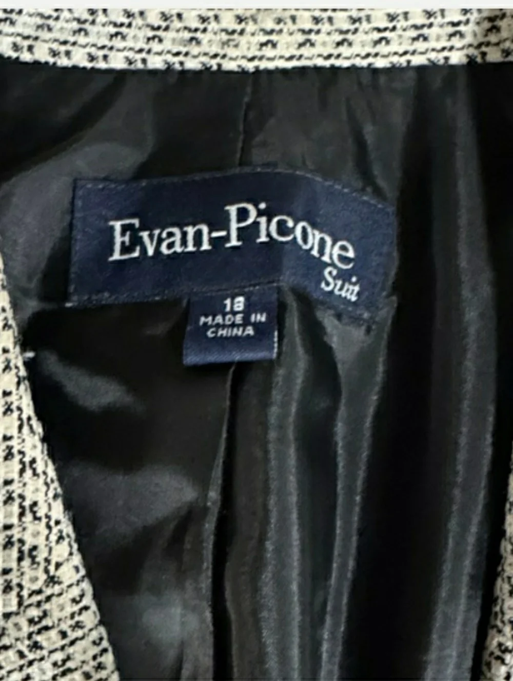 Evan Picone Cream Textured Blazer with Black Piping, Size 18